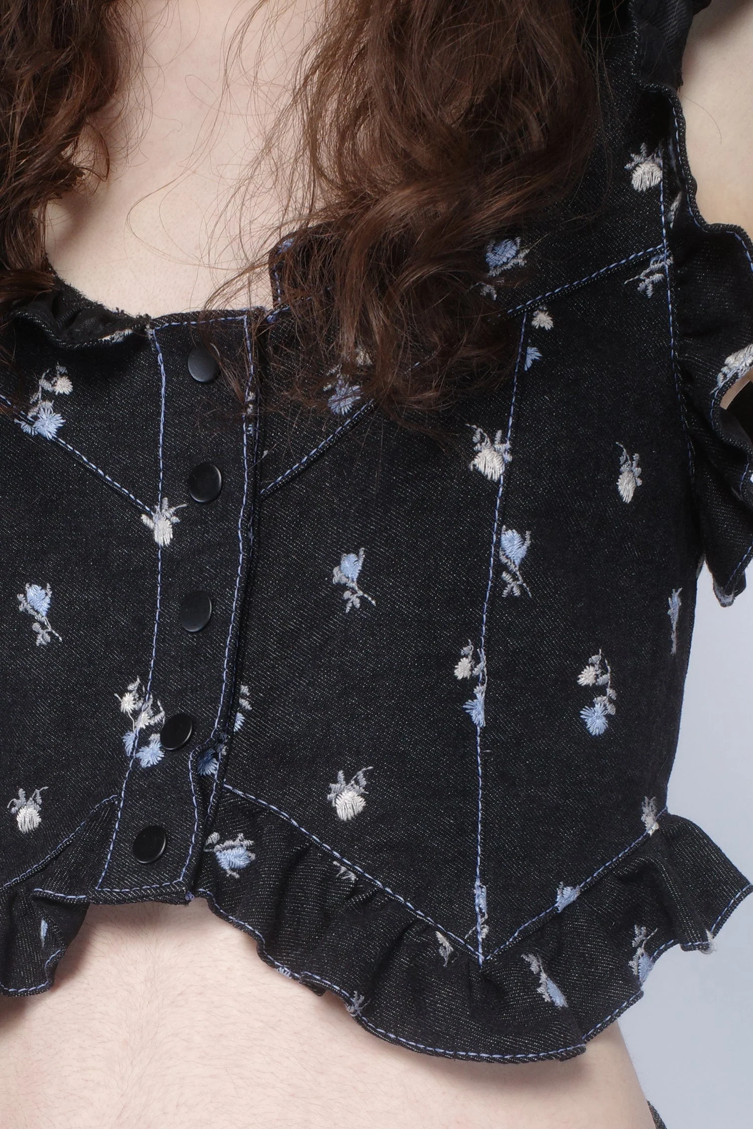 Denim Embroidered Roses Cropped Vest - Image 5